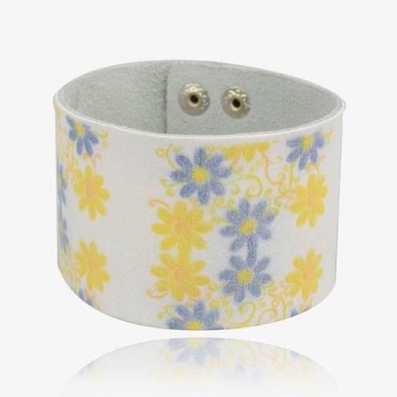 Leather Cuff Bracelets Assorted Colors & Styles - Picture 7 of 8